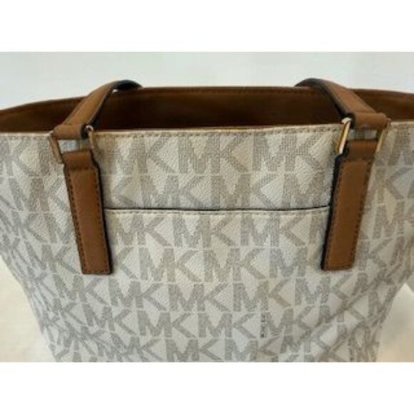 Michael Kors Vanilla Tote Bag  With MK Logo Print & Tan Leather Straps  Mint con - Picture 2 of 6